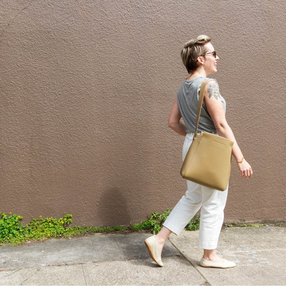 Everlane Form Bag Tan Beige Shoulder Computer Bag - Picture 9 of 9